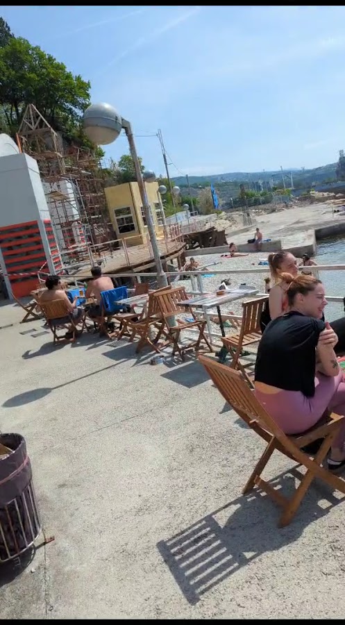 Pogled prema moru s terase Beach Bara Pajol