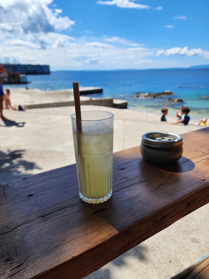 Ljetni dan na plaži uz Beach Bar Pajol